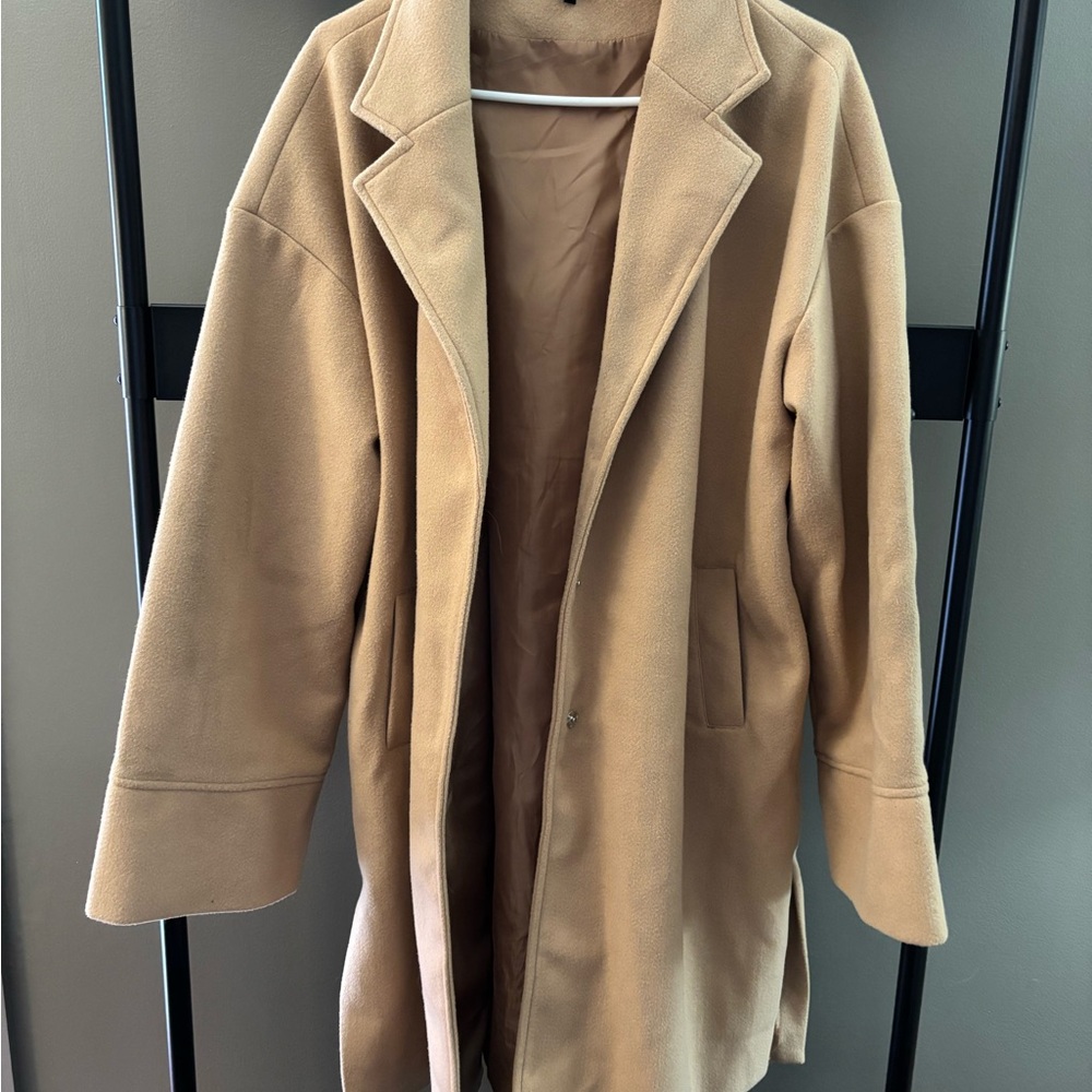 Stylish Tan Overcoat (oversized)